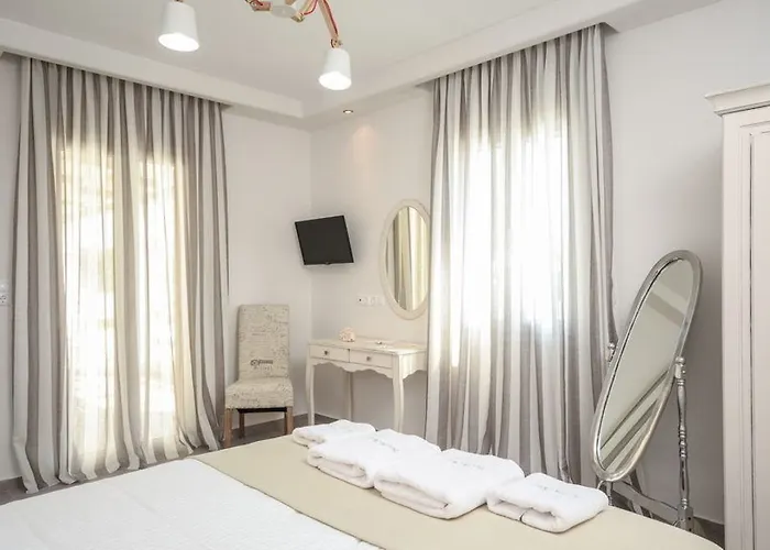 Sea & Olives And 4* Pláka