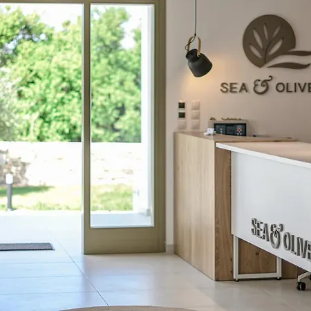 Aparthotel Sea & Olives And Pláka